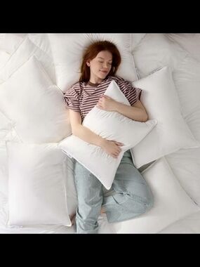 NEW Brooklinen Mid-Plush Alternative Down Pillow
KING Sz 20”X36” Hypoallergenic